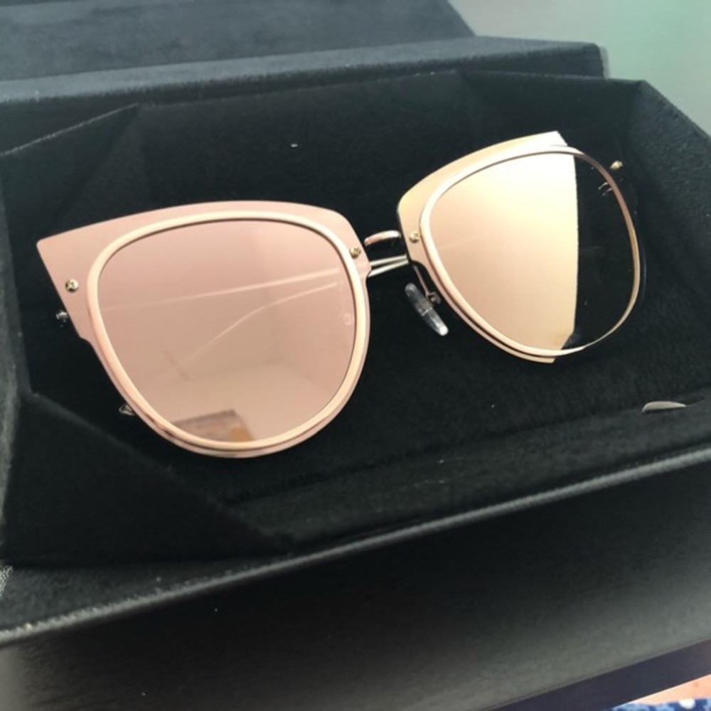 DIFF Demi Lovato Sunglasses (Rose Gold)—NEW In box